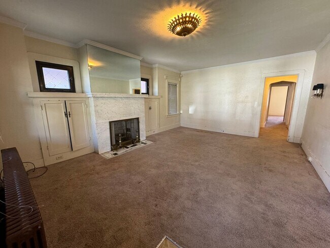 Foto del edificio - Mary Lou Molnar 111