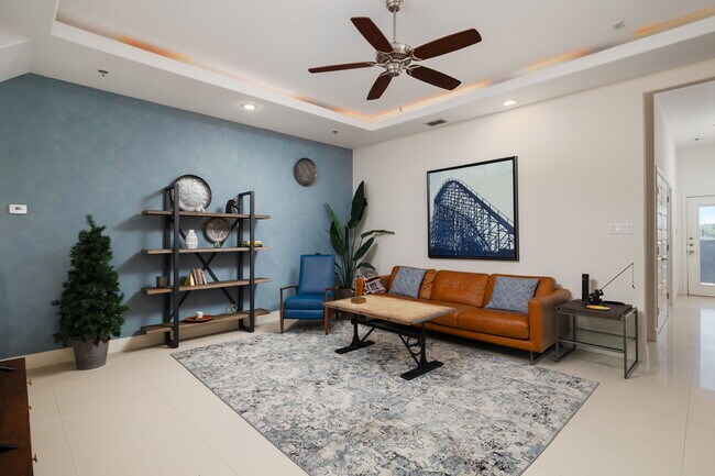 Foto del edificio - 1304 E Pineridge Ave