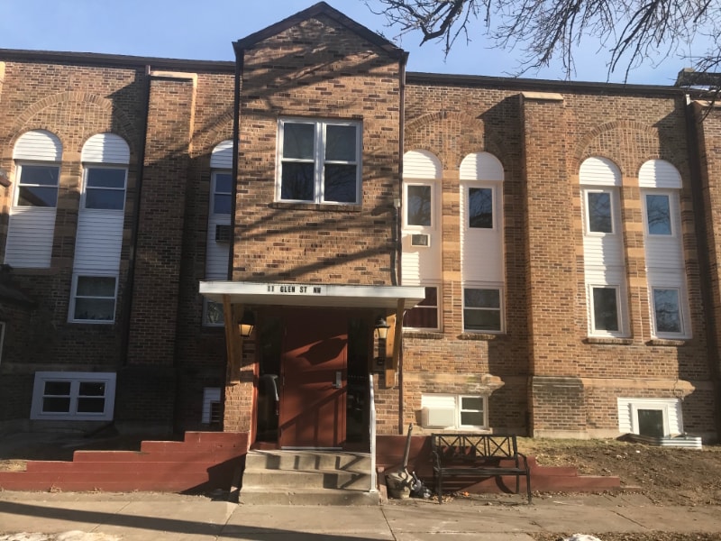 11 Glen St NW Unit 8, Hutchinson, MN 55350 Room for Rent in Hutchinson, MN