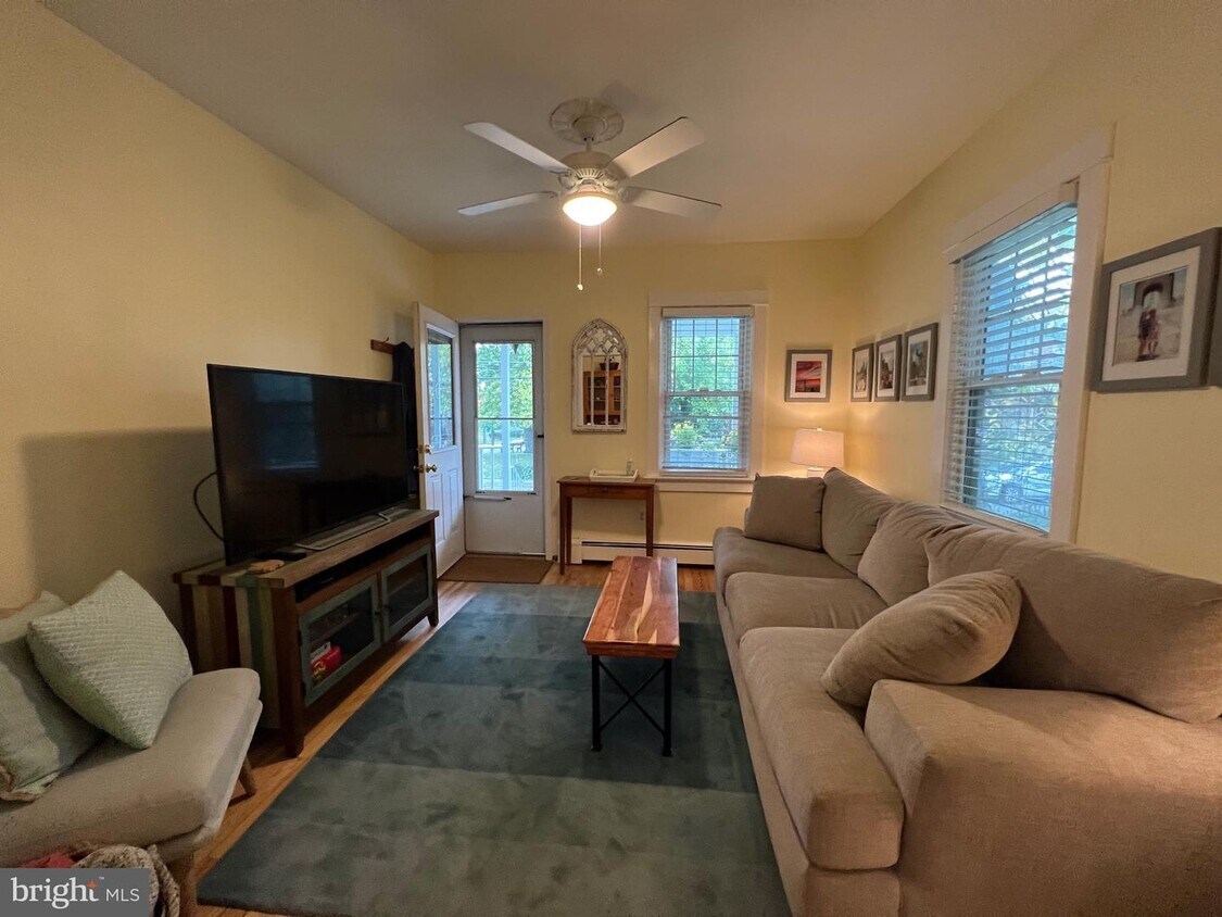 Foto principal - 18 Glenwood Ave