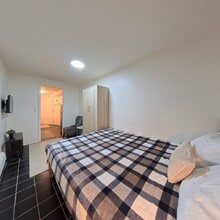 Building Photo - 1517 Comox St