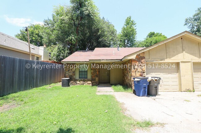 Foto del edificio - 1359 E 60th St