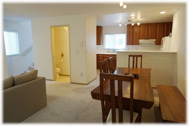 Building Photo - 2/2.5 w/attached 2-car garage and W/D in H...