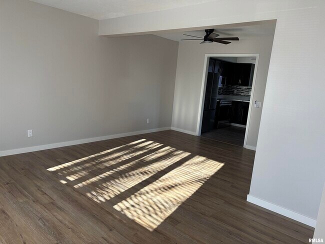 Foto del edificio - 3326 Jennings Dr