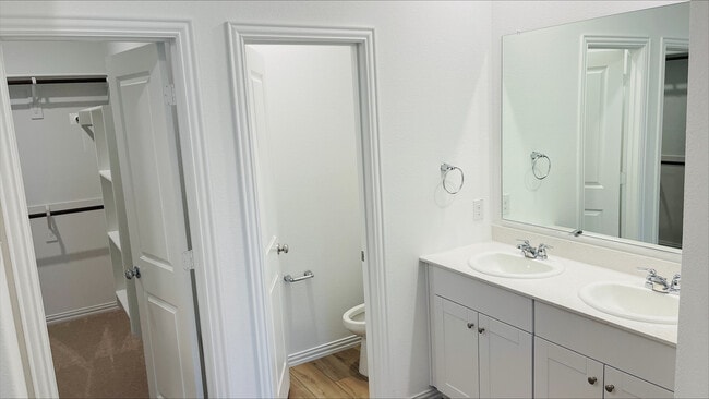 Foto del edificio - 10029 Little Tree Ln