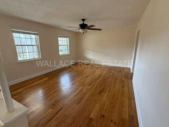 Building Photo - 3 BEDROOM/ 2.5 BATHROOM SOUTH KNOXVILLE HOME!!!