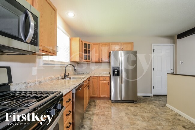 Building Photo - 3 Oak Point Ct