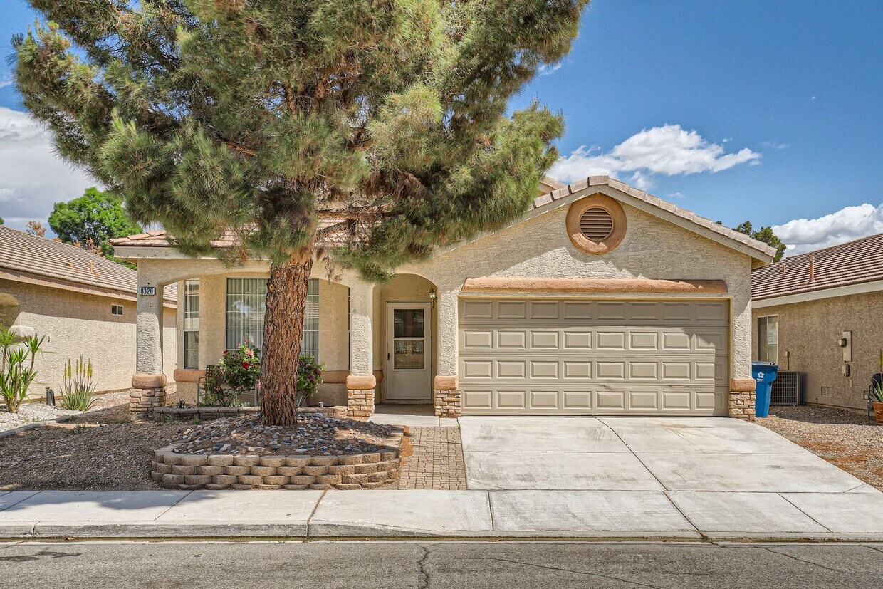 Primary Photo - Updated 1 Story, 3 Bedroom Home in Northwe...