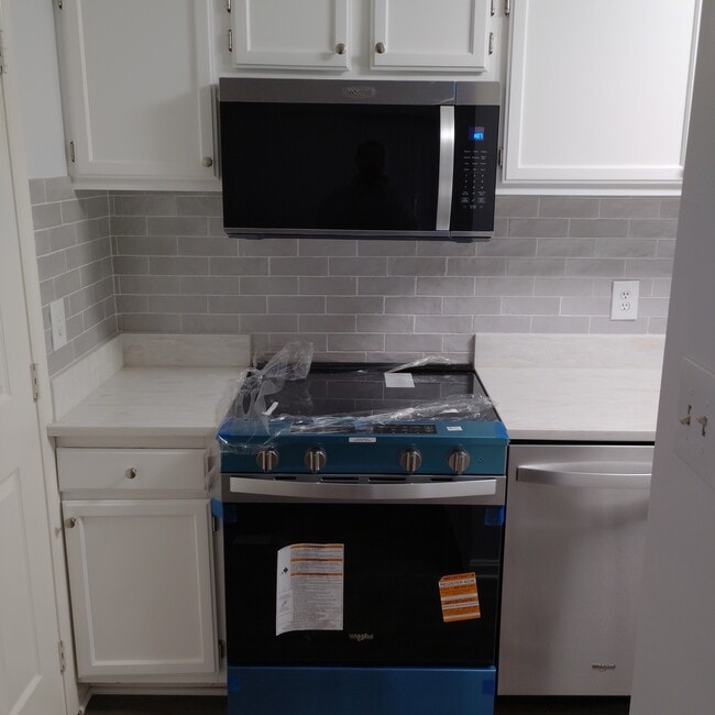 Building Photo - 2040 Alice Ave