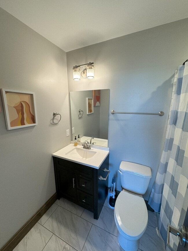 Building Photo - 24 Station St