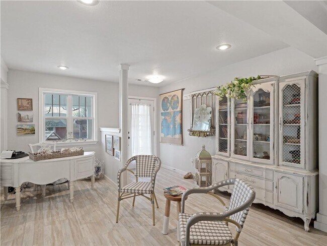 Foto del edificio - 3 bedroom 2 bath historic Prairie Grove co...