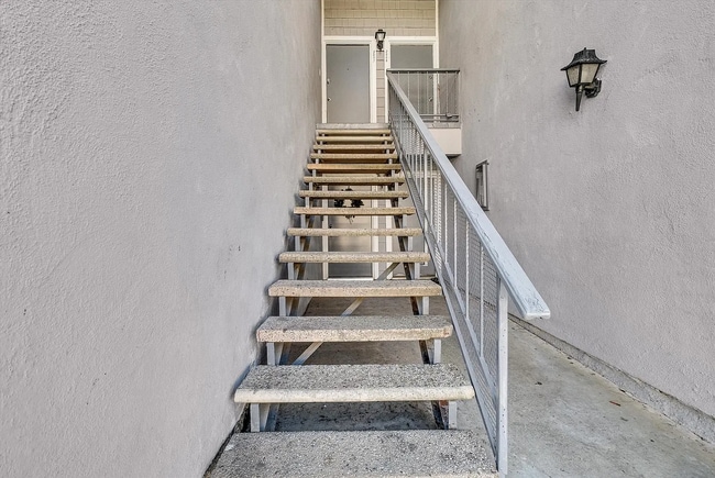 Foto del edificio - 1250 S Brookhurst St