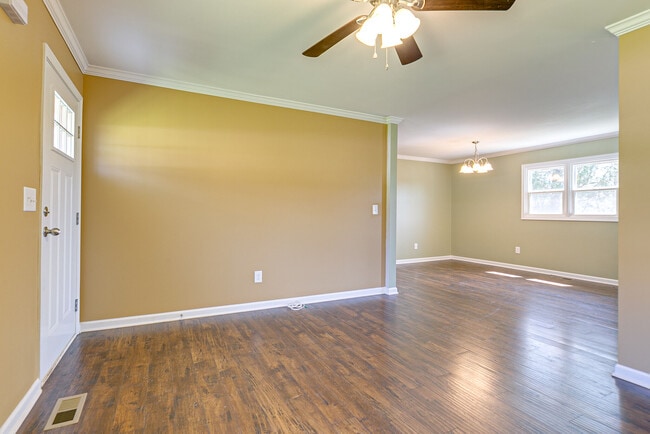 Foto del edificio - 212 Hillview Dr