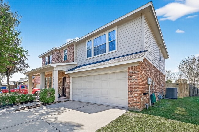 Foto del edificio - 3815 Pine Forest Green Blvd