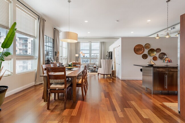 Open concept / High ceilings - 10 Ocean