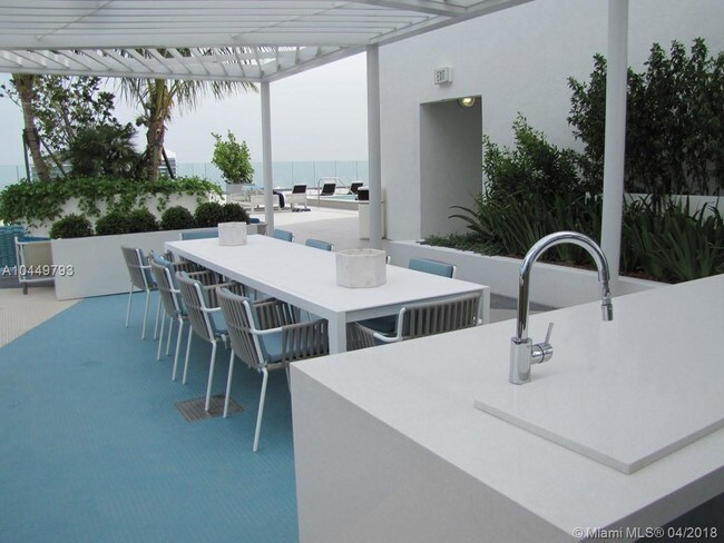 Foto del edificio - 45 SW 9th St