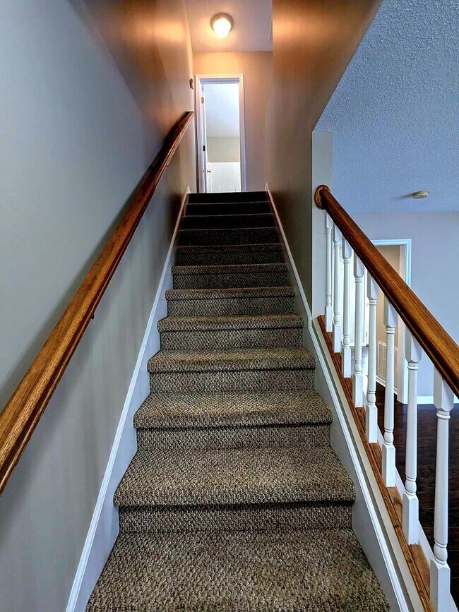 Building Photo - Updated 2br/1.5ba condo in heart of North ...