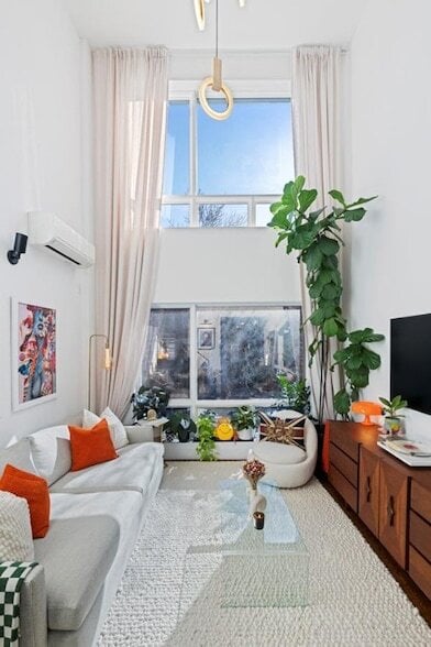 Building Photo - 299 Van Buren St