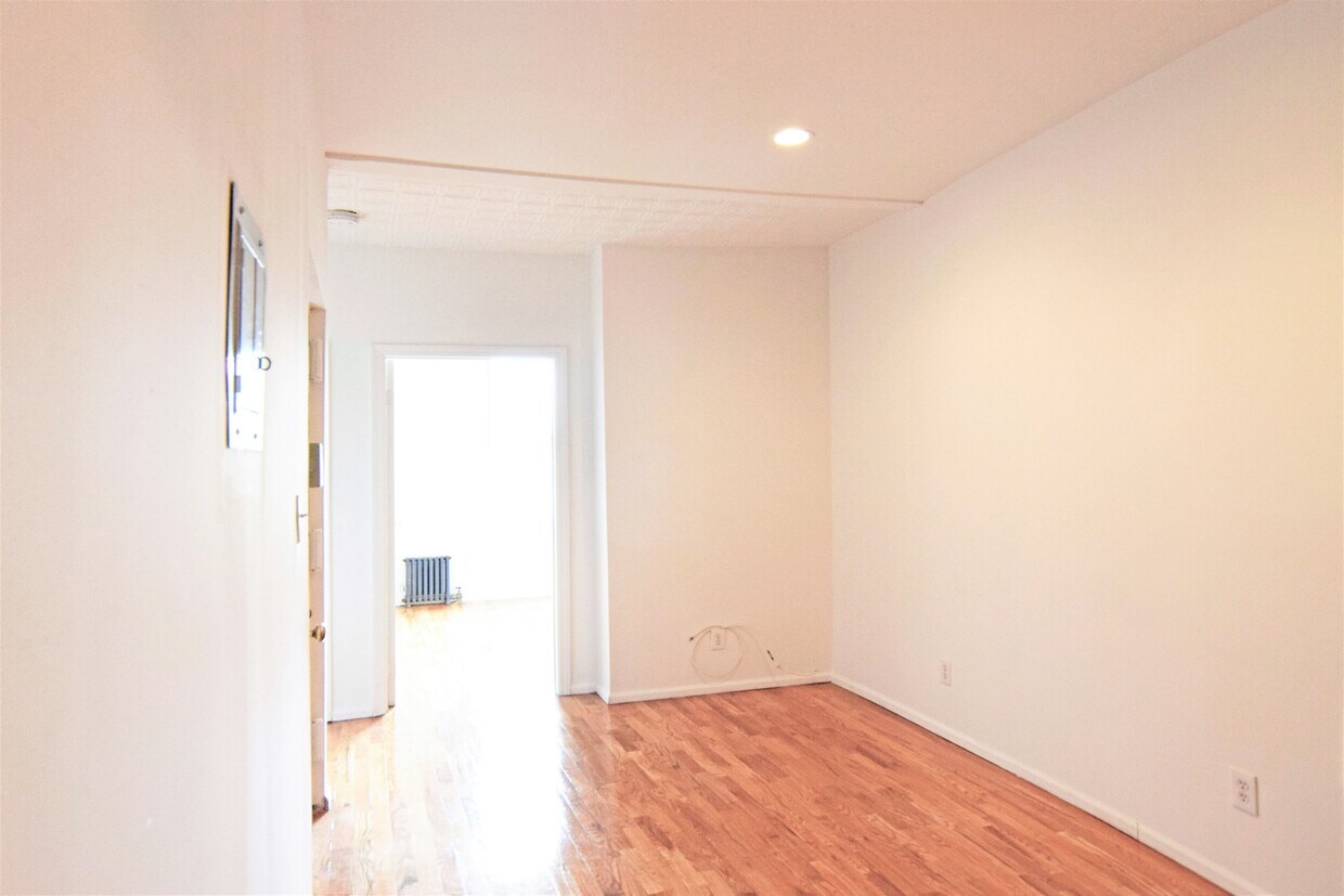 Foto principal - 94 Diamond St