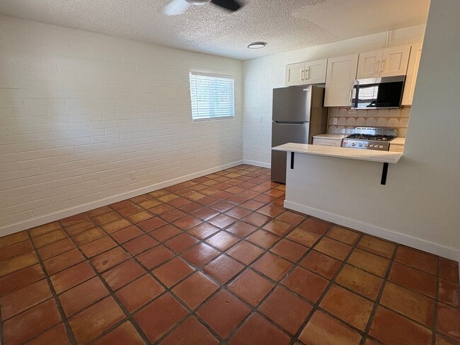 Building Photo - 817 S Melody Ln