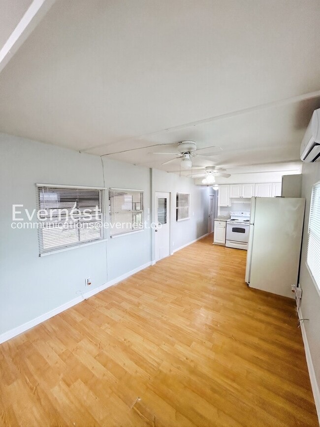 Foto del edificio - 2133 Melody Dr