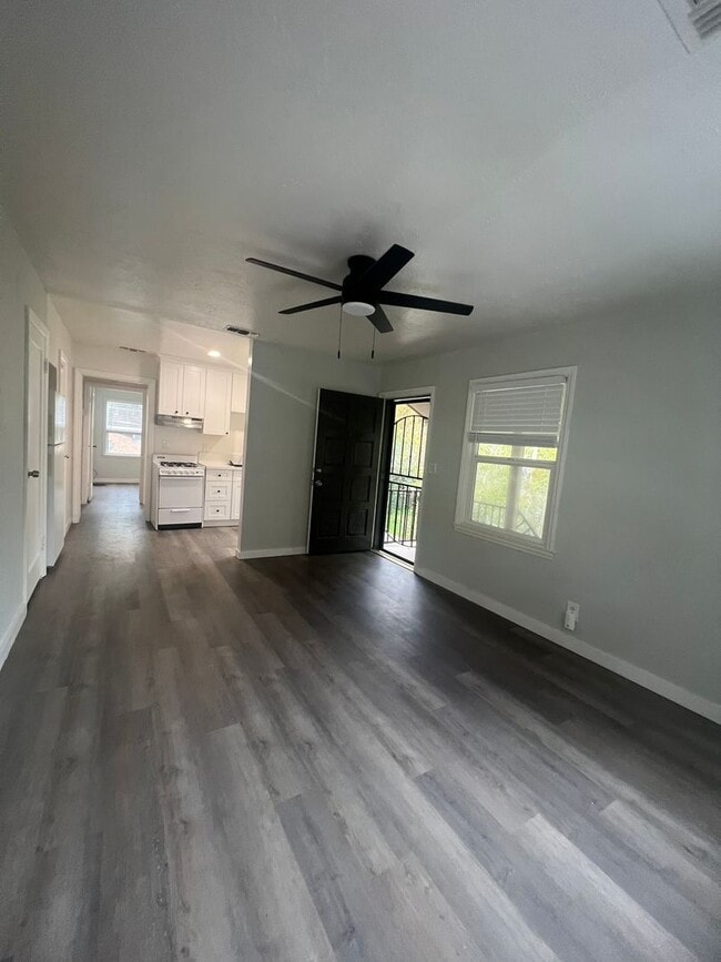 Photo - Charming 1-bedroom Unit House