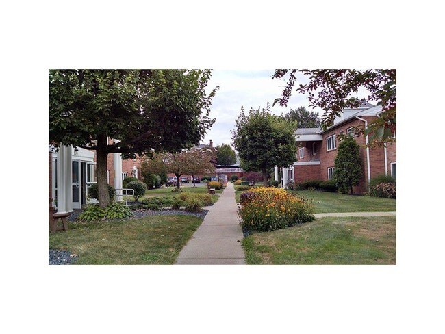 Building Photo - 100 Ridgeview Rd