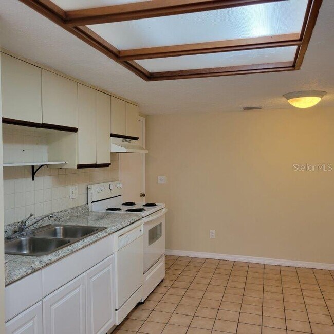 Foto del edificio - 10805 N 52nd St