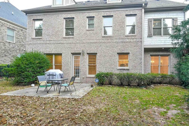 Building Photo - 6228 Mount Vernon Oaks Dr