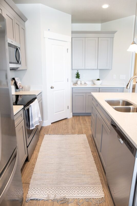 Foto del edificio - 633 Fall Creek Dr