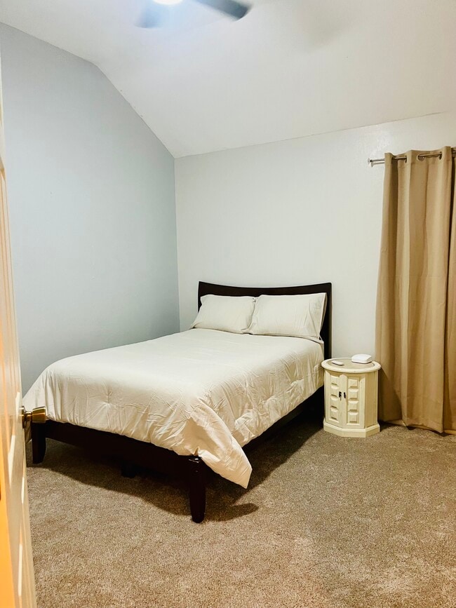 Foto del edificio - 304 Gleeson Ct