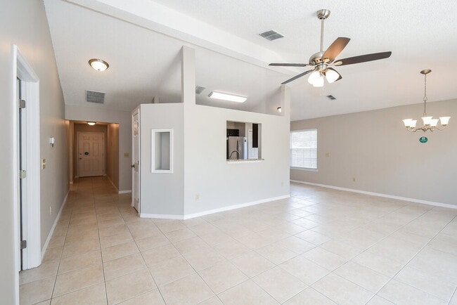 Building Photo - 809 Long Lake Dr