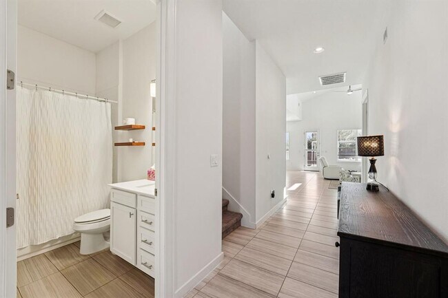 Foto del edificio - 7113 Garnet Mill Ln