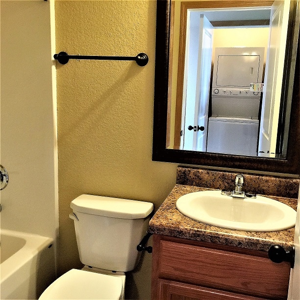 Building Photo - 226 S Slopeside Dr