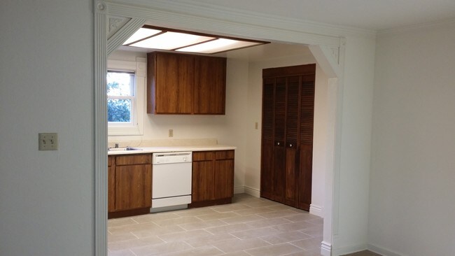 Kitchen - 2623 H St