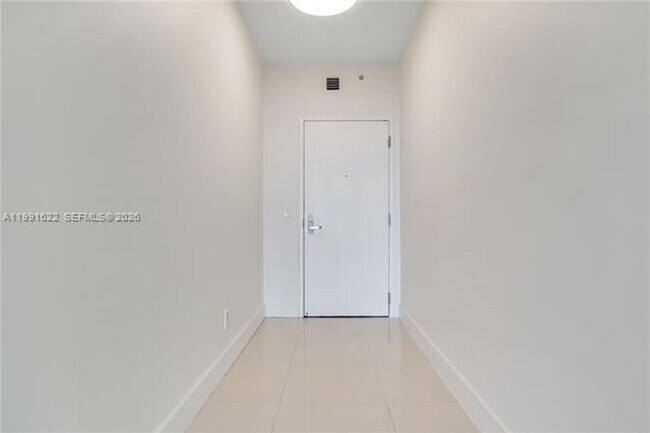 Foto del edificio - 888 Biscayne Blvd