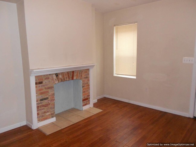 Building Photo - 2309 Hunter St