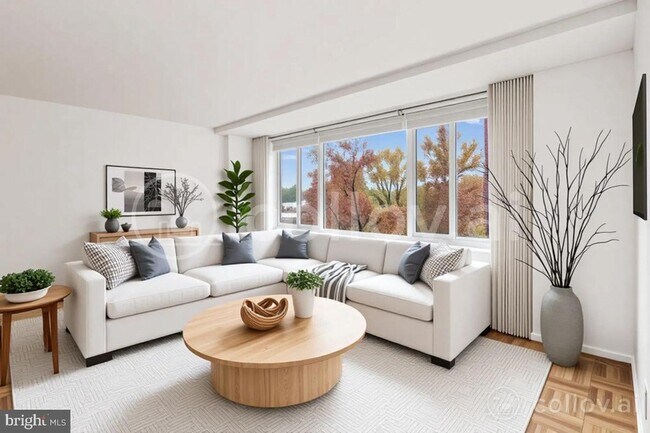 Foto del edificio - 4000 Tunlaw Rd NW