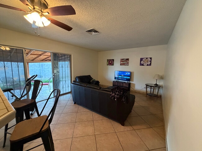 Photo - 8119 W Glenrosa Ave House