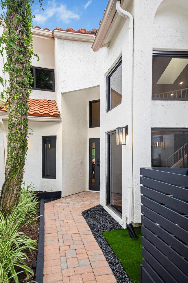 Building Photo - 2435 Windsor Way Ct