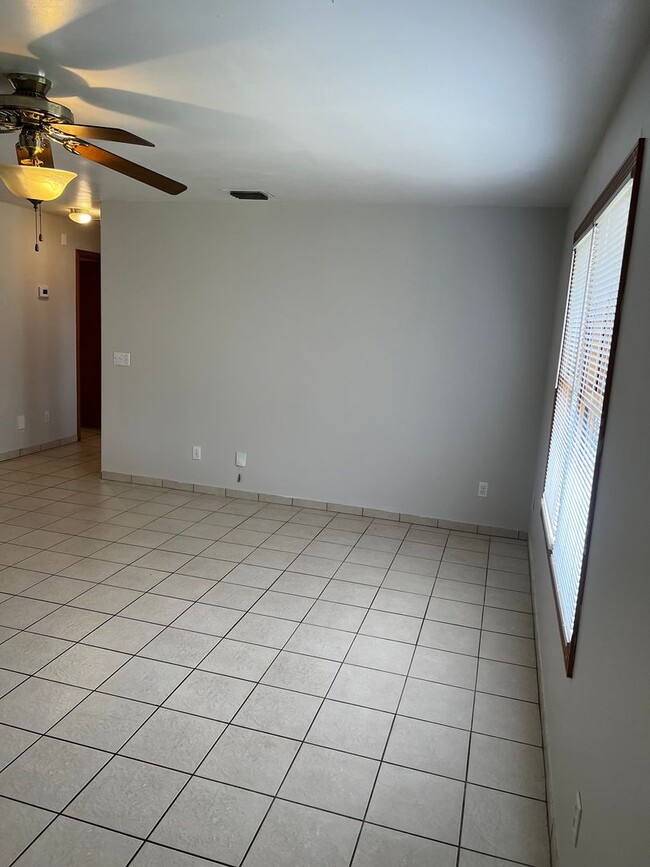 Photo - 3 BEDROOM, 2 BATH HOME WITH TILE THROUGHOUT & CLOSE TO THE TURNPIKE