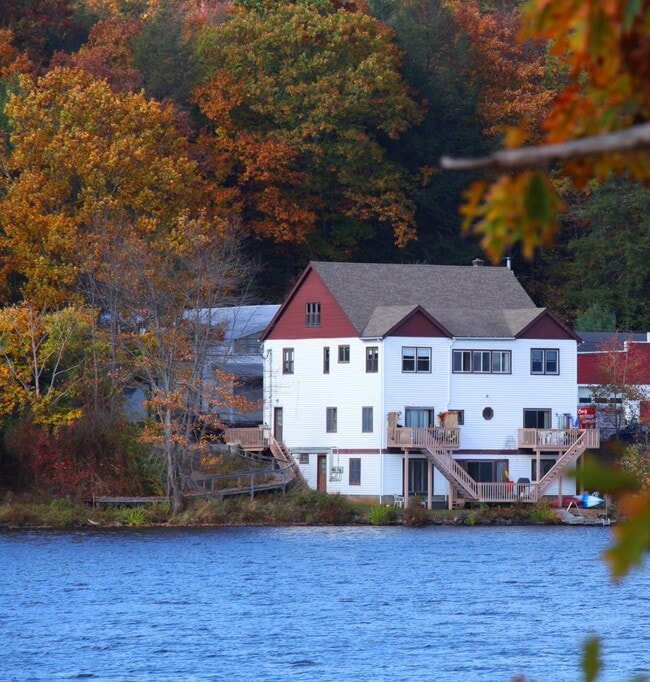building exterior - 6641 NY-52