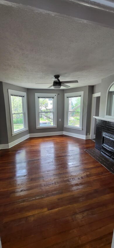 Living Room - 1745 A St