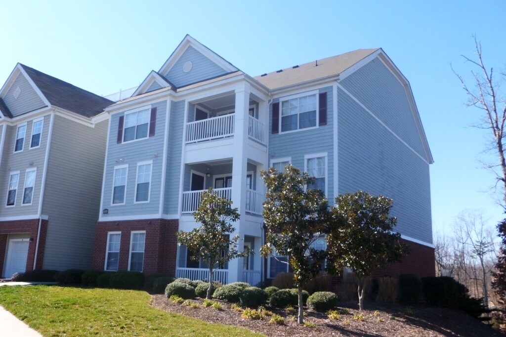 Primary Photo - Rent special! 1 BR/ 1 BA Fabulous Two-Leve...