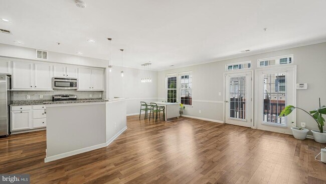 Foto del edificio - 4888 Dane Ridge Cir