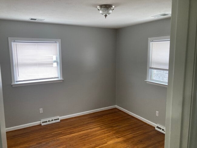 Building Photo - 2039 Nashville Ct