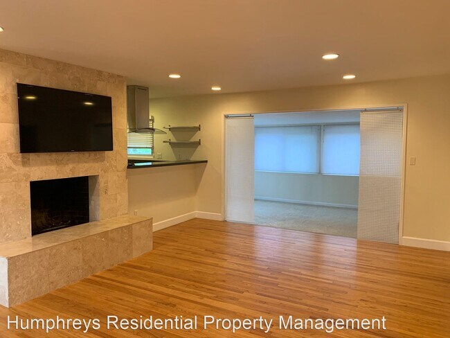 Foto del edificio - 2 br, 2 bath House - 2734 Chatsworth Blvd.