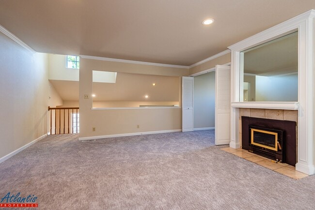 Building Photo - Beautiful Home | Desirable Location