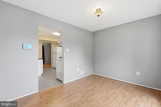 Building Photo - 3 Carolina Ct