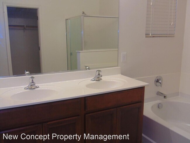 Building Photo - 4 br, 2 bath House - 1185 E Madera Grove Ln